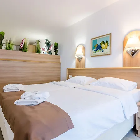 Hotel Paradiso 2 4*