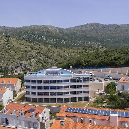 Hotel Paradiso 2