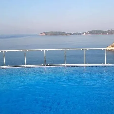 Hotel Paradiso 2 4*