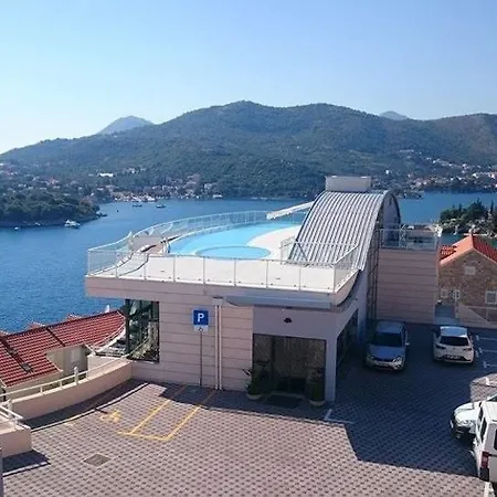 Hotel Paradiso 2
